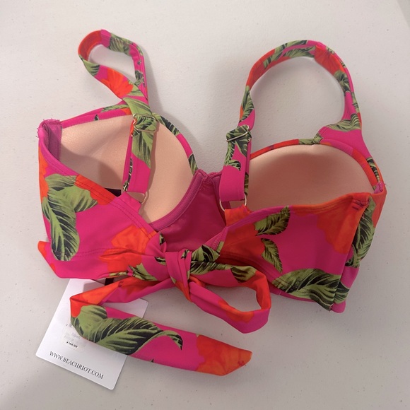 NWT Beach Riot
Paulina Bikini Top - Picture 8 of 8